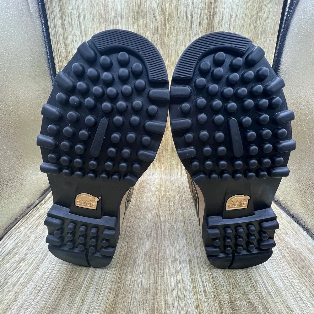Sorel caribou snow